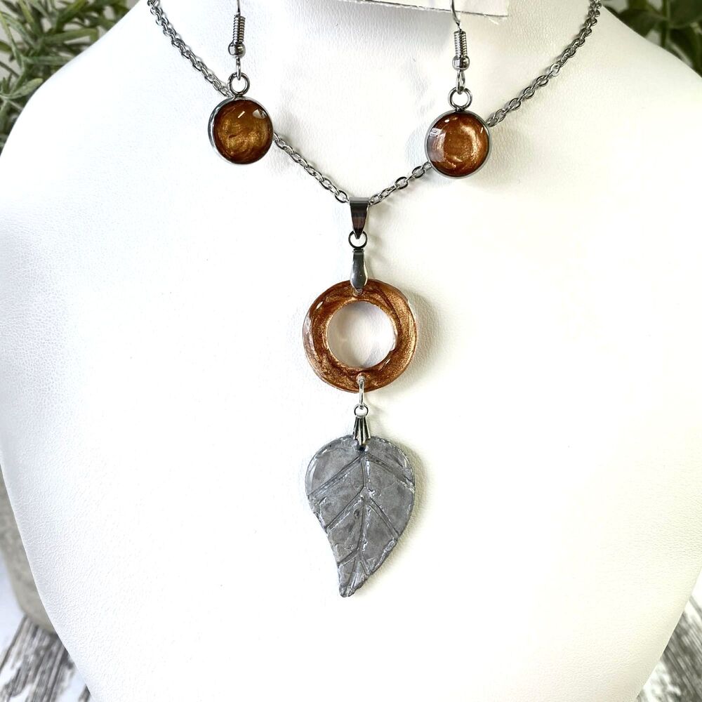 Handmade Copper Resin & Silver Leaf Pendant Necklace Set